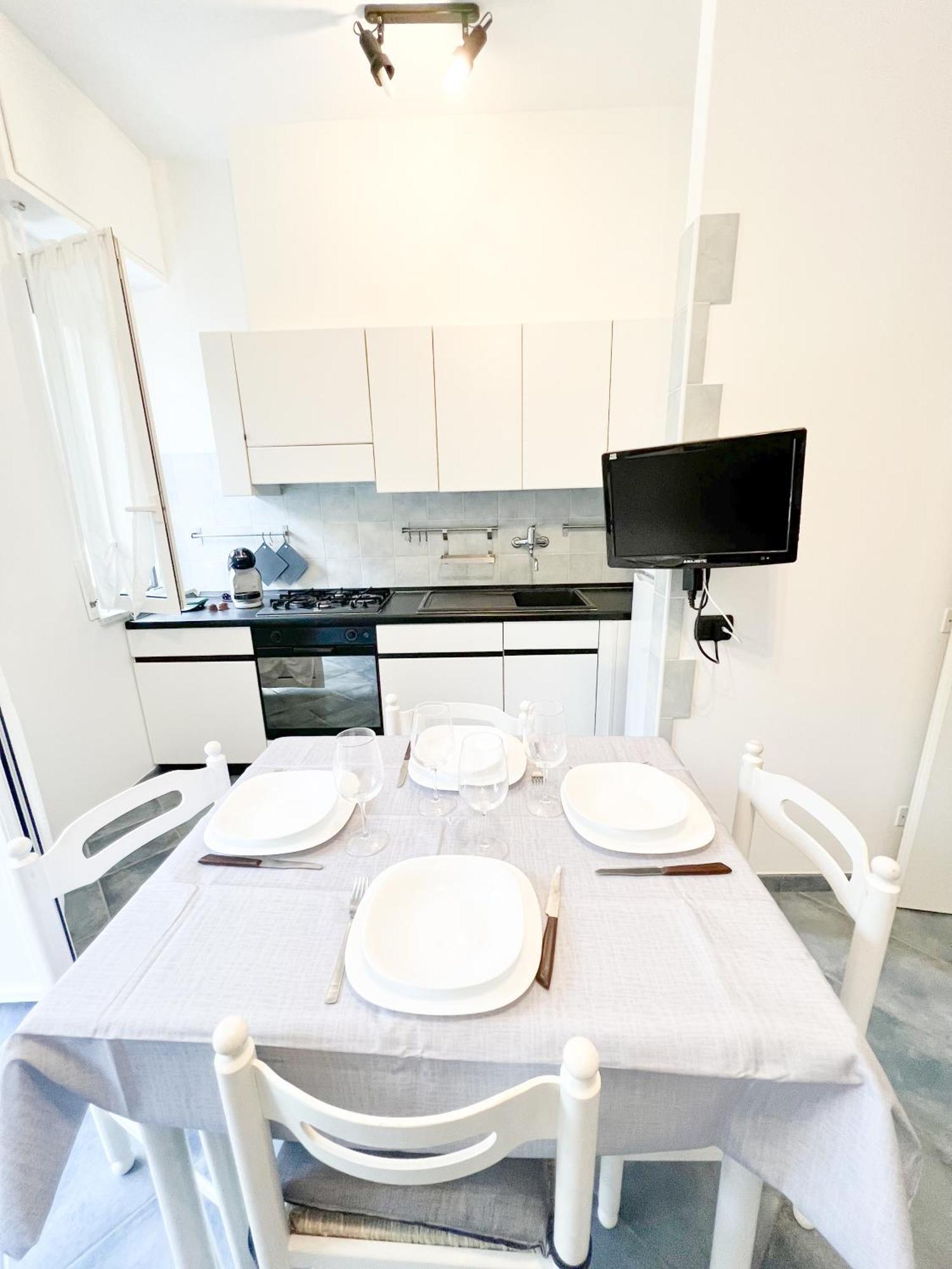 A 5 Minuti Dal Mare - Dolphin Beach House Spotorno Buitenkant foto